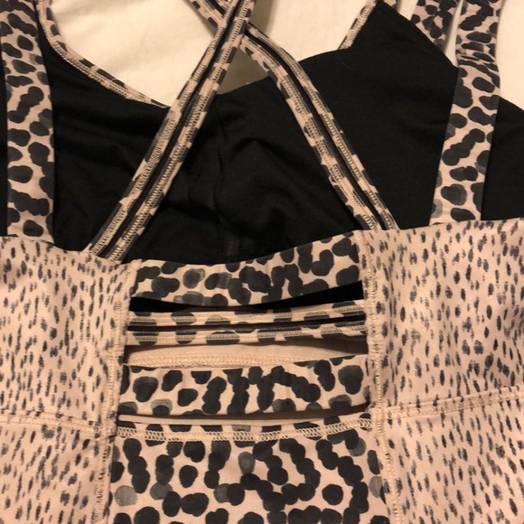 Lululemon athletic top - Picture 4 of 4